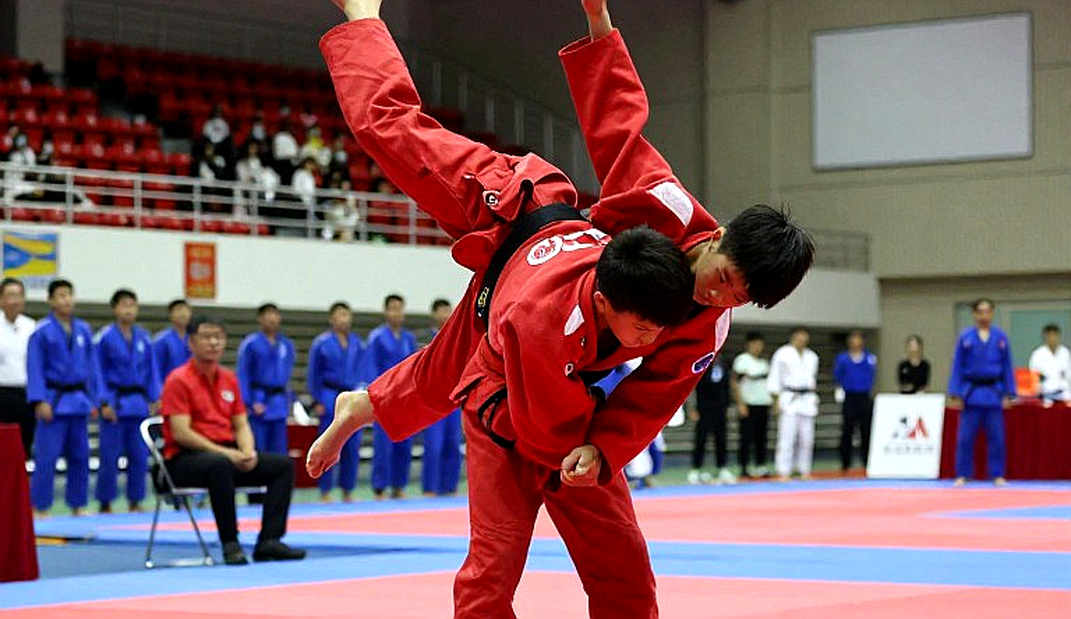 Tsarukyan đấu Gracie tại RAF Abu Dhabi: Canh bạc hai trận trong ba tuần
